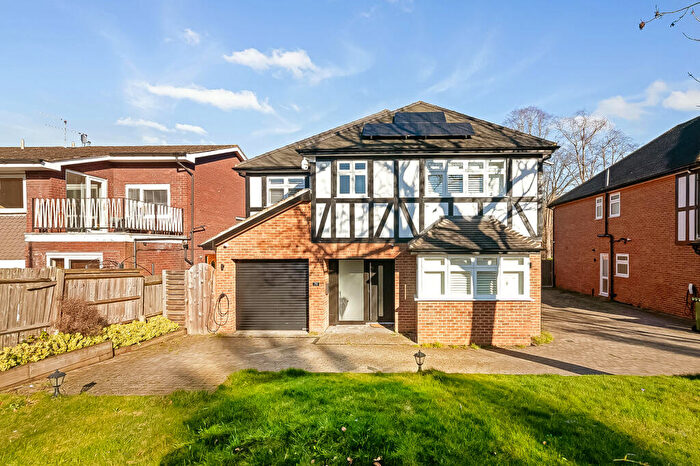 5 Bedroom Detached House To Rent In Plaistow Lane, Bromley, BR1