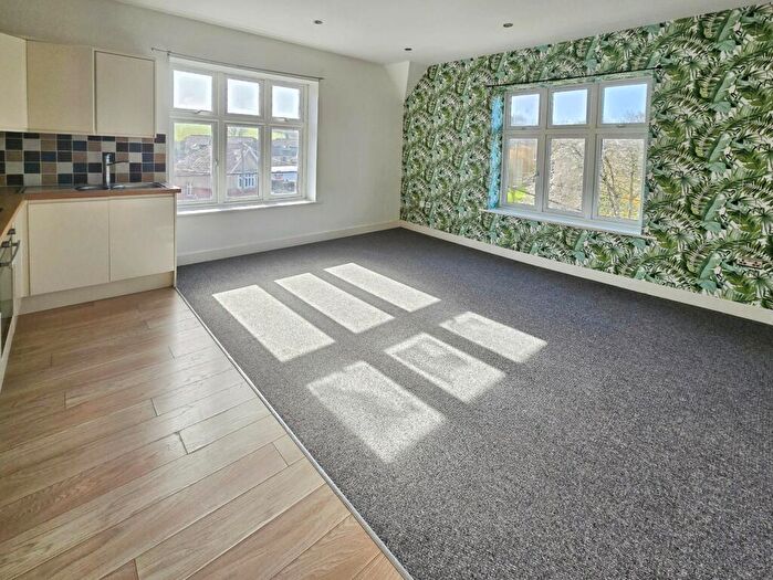 2 Bedroom Apartment For Sale In Madeira Road, Totland Bay, Isle Of Wight, PO39