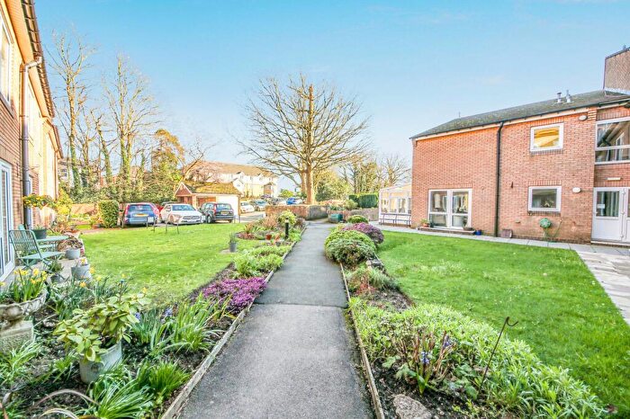 1 Bedroom Retirement Property For Sale In Mersham Gardens, Bitterne, SO18