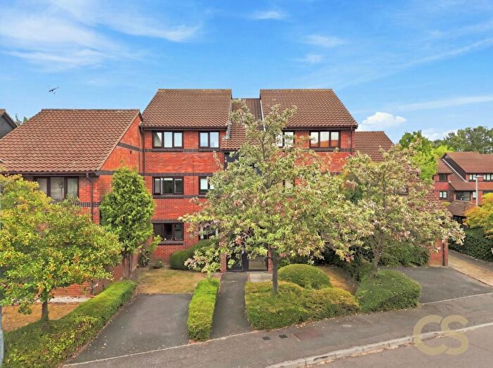 2 Bedroom Flat For Sale In Welsummer Way, Cheshunt, Hertfordshire, EN8