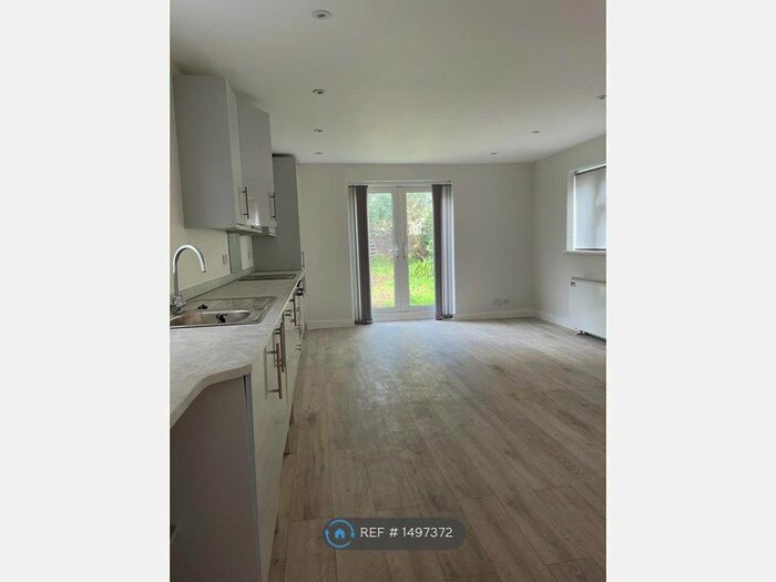 1 Bedroom Flat To Rent In Sussex Place, Slough, SL1