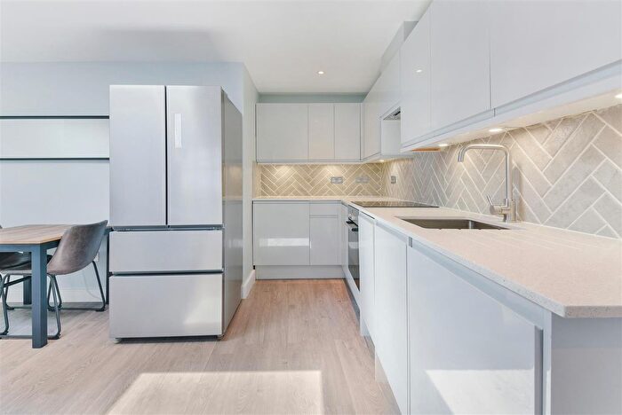 1 Bedroom Flat For Sale In Deburgh Road, Wimbledon, London, SW19