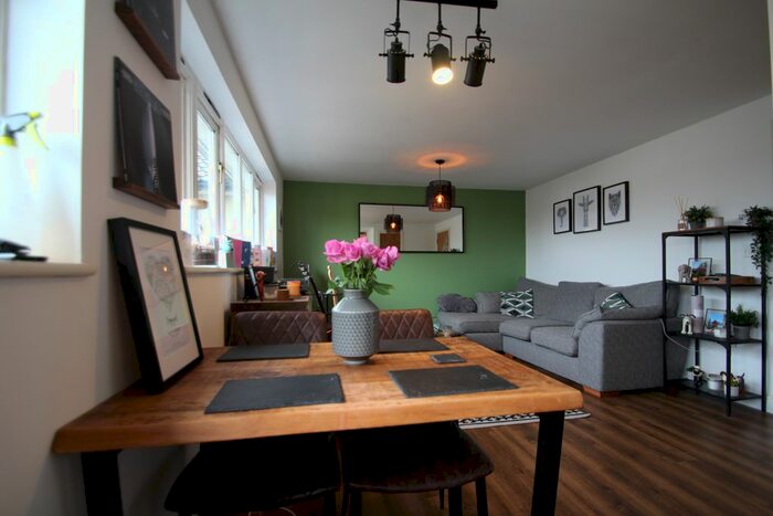 2 Bedroom Flat To Rent In Waterloo Road, Bristol, BS2