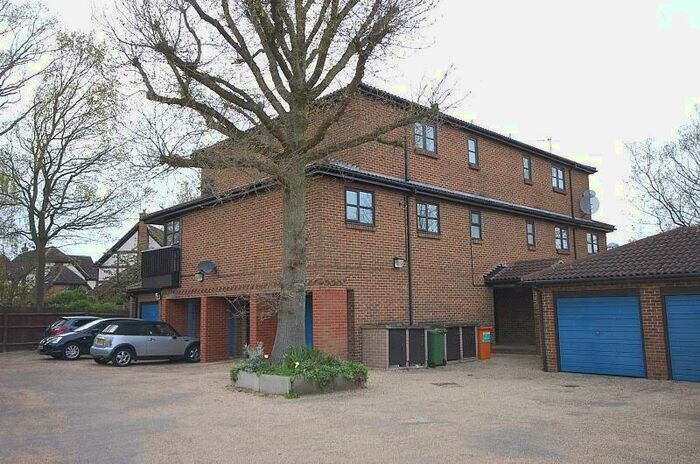 2 Bedroom Apartment To Rent In Courtney Park Road, Langdon Hills, Essex, SS16