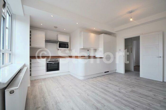 4 Bedroom Apartment To Rent In Nevitt House, Cranston Estate, London, N1