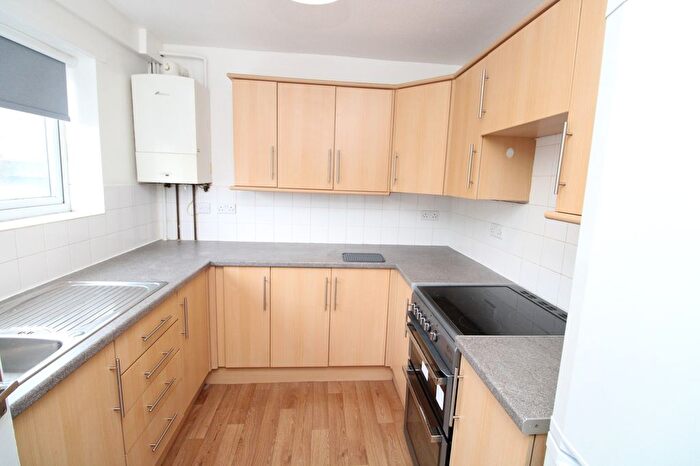 2 Bedroom Flat To Rent In Lon Brynli, Prestatyn, Denbighshire, LL19