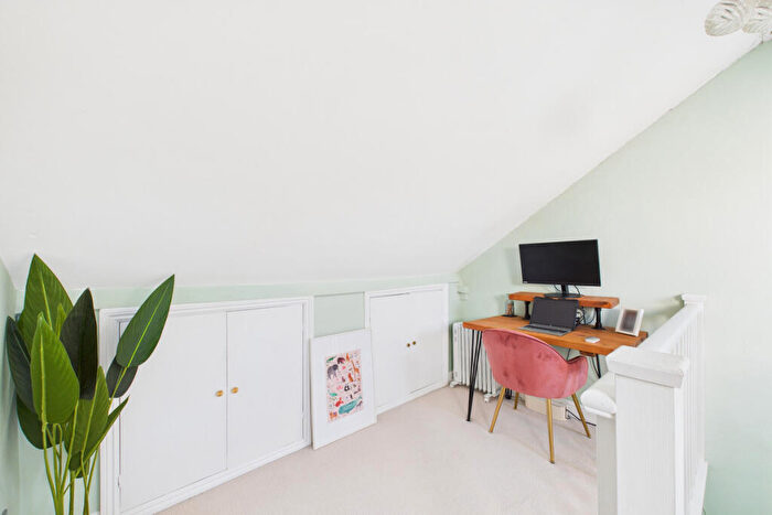 2 Bedroom Cottage For Sale In Crescent Road, Hemel Hempstead, HP2