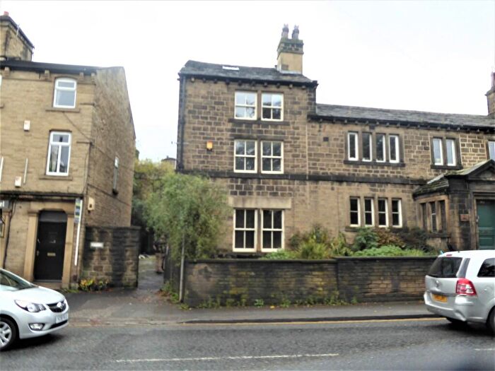 2 Bedroom Apartment To Rent In Weavers Cottage, Harrogate Road, BD10