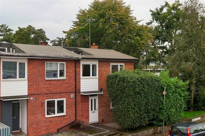 4 Bedroom Terraced House To Rent In Petersfield Rise, London, SW15