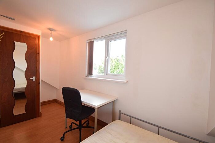 6 Bedroom House To Rent In Harriet Street, Cathays, CF24