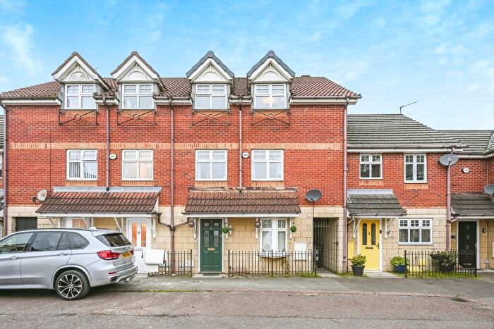 4 Bedroom Terraced House For Sale In Longfellow Close, Kirkby, Merseyside, L32