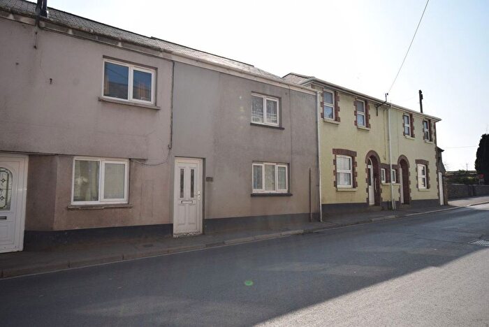 2 Bedroom Property To Rent In Calf Street, Torrington, EX38