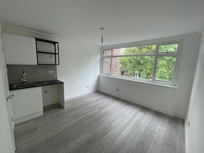 1 Bedroom Studio To Rent In Coburg Crescent, London, SW2