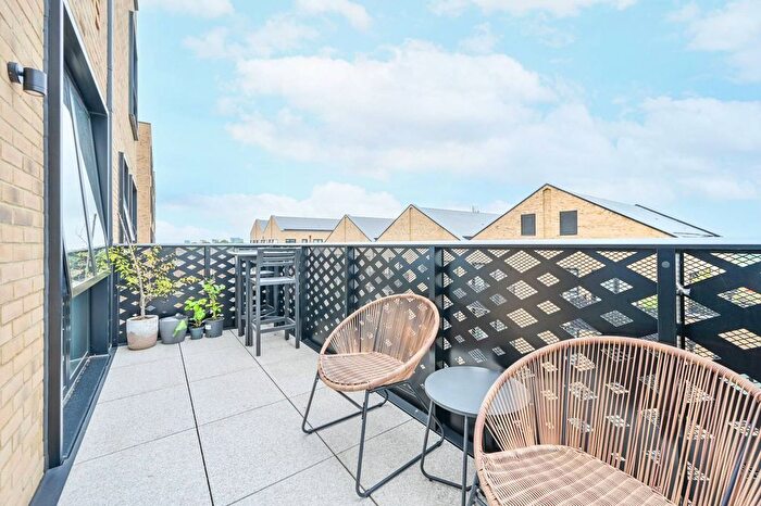 1 Bedroom Flat To Rent In Middle Road, Ealing, Hanwell, W7