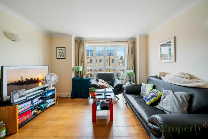 2 Bedroom Flat To Rent In Clapham High Street, London, SW4