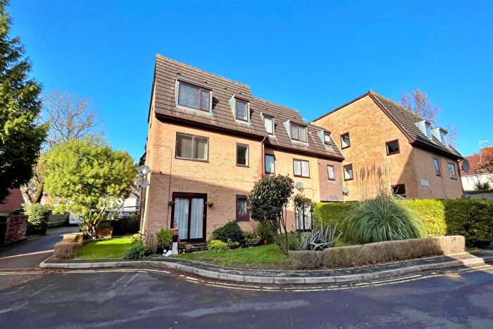 1 Bedroom Flat To Rent In Ashley Cross, BH14