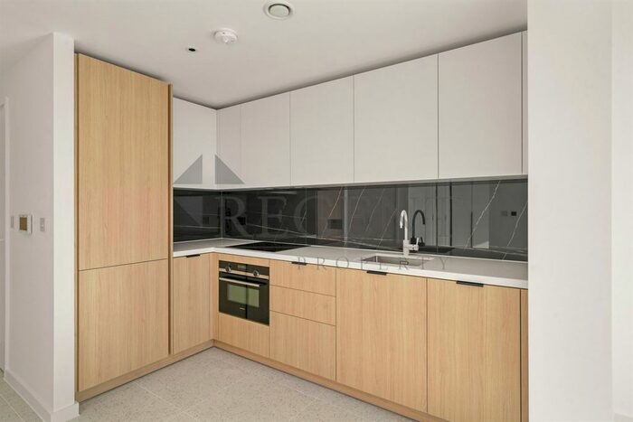 1 Bedroom Flat To Rent In Bouchon Point, Cendal Crescent, E1