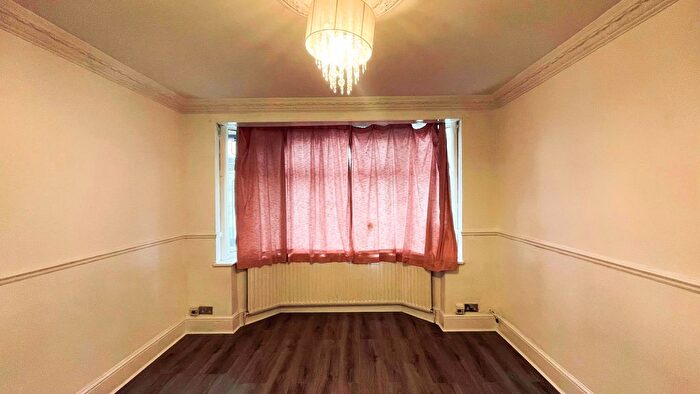 3 Bedroom Terraced House To Rent In Agnes Avenue, Ilford, IG1