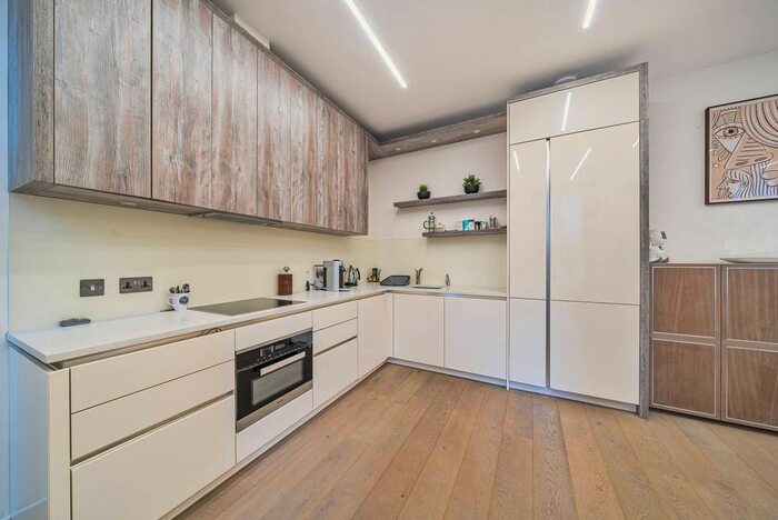 2 Bedroom Flat To Rent In Wellington Court, Knightsbridge, London, SW1X