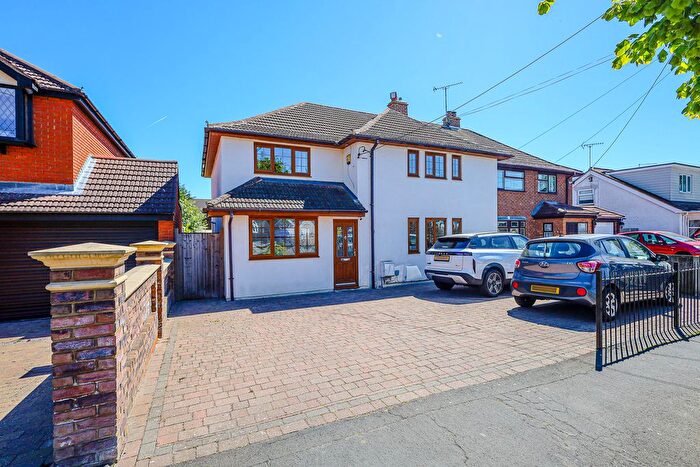 4 Bedroom Semi-Detached House For Sale In The Chase, Rayleigh, SS6