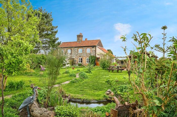 3 Bedroom Semi-Detached House For Sale In Common Lane, Gayton Thorpe, King's Lynn, Norfolk, PE32