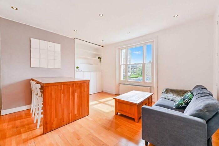 2 Bedroom Flat For Sale In Alexandra Road, St John's Wood, London, NW8