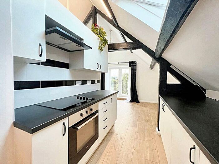 2 Bedroom Flat To Rent In Leamington Road, Stivichall Manor, CV3