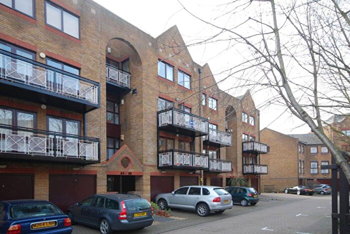 4 Bedroom Flat For Sale In Goodhart Place, Limehouse, London, E14