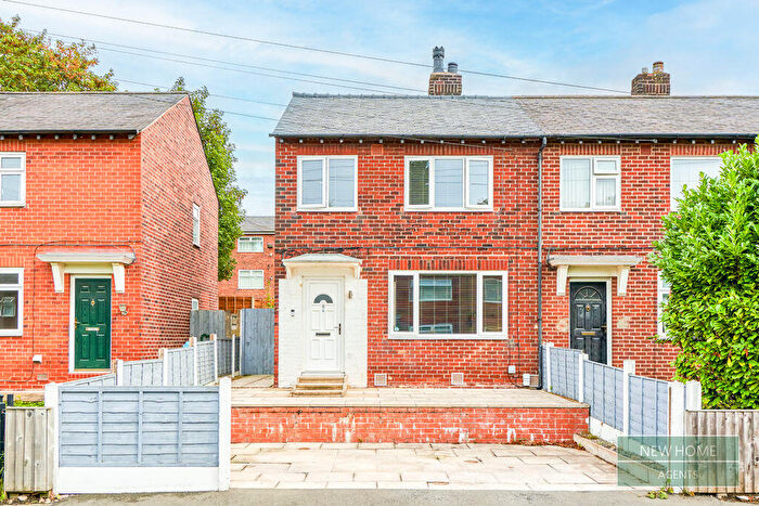 3 Bedroom Semi-Detached House For Sale In Wordsworth Road, Swinton, Manchester, M27