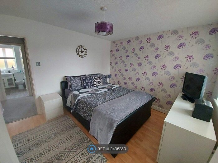 4 Bedroom Terraced House To Rent In Brill Place, Bradwell Common, Milton Keynes, MK13