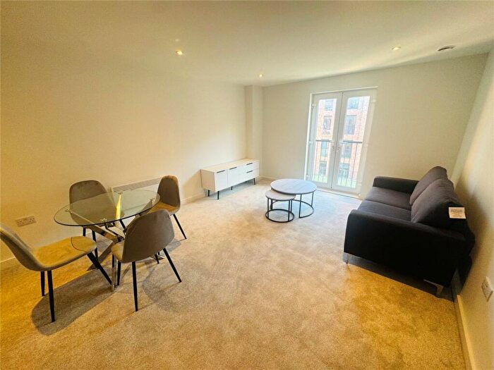 2 Bedroom Flat To Rent In Ordsall Lane, Salford, Greater Manchester, M5