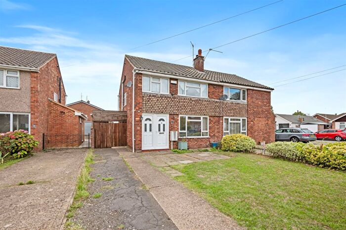3 Bedroom Semi Detached House For Sale In - Rufford Close, Barton Seagrave, NN15