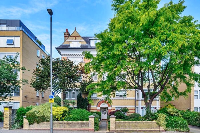 2 Bedroom Flat To Rent In Keswick Road, Putney, London, SW15