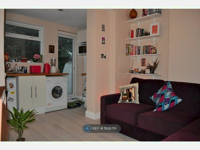1 Bedroom Flat To Rent In Thurlow Park Road, London, SE21