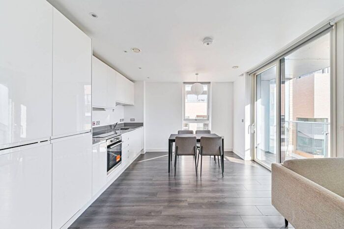 2 Bedroom Flat To Rent In Batavia Road, New Cross, London, SE14