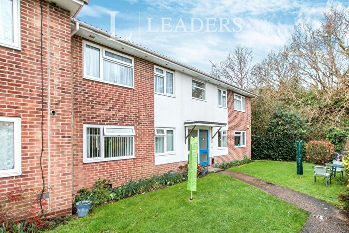 2 Bedroom Flat To Rent In Symes Road, BH15