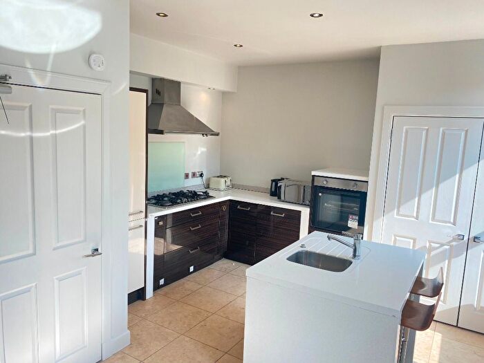 4 Bedroom Flat To Rent In Craigmillar Park, Newington, Edinburgh, EH16