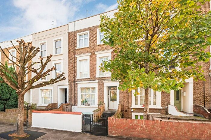 2 Bedroom Flat For Sale In Coningham Road, Shepherds Bush, W12