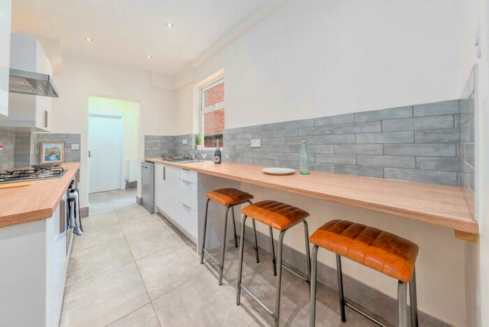 3 Bedroom Terraced House To Rent In Jarrom Street, Leicester, LE2