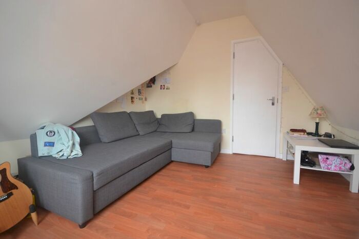 1 Bedroom Studio To Rent In Grange Avenue, Earley, Reading, RG6