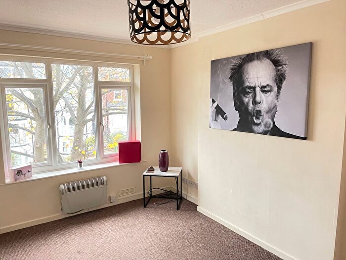 1 Bedroom Flat To Rent In Victoria Terrace, Leeds, LS3