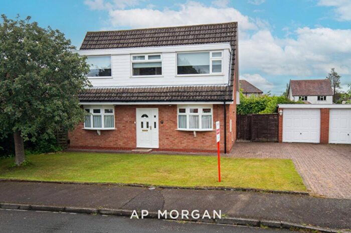 2 Bedroom Detached House For Sale In Limbrick Close, Shirley, Solihull, West Midlands, B90