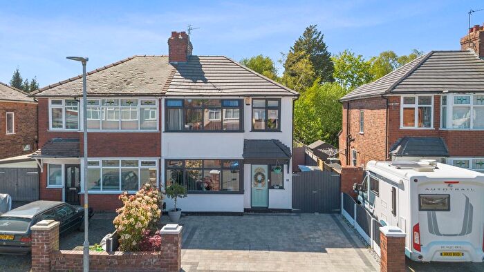 3 Bedroom Semi-Detached House For Sale In Brownhill Drive, Padgate, WA1