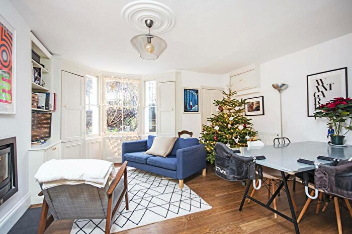 4 Bedroom House To Rent In Killowen Road, Victoria Park, London, E9