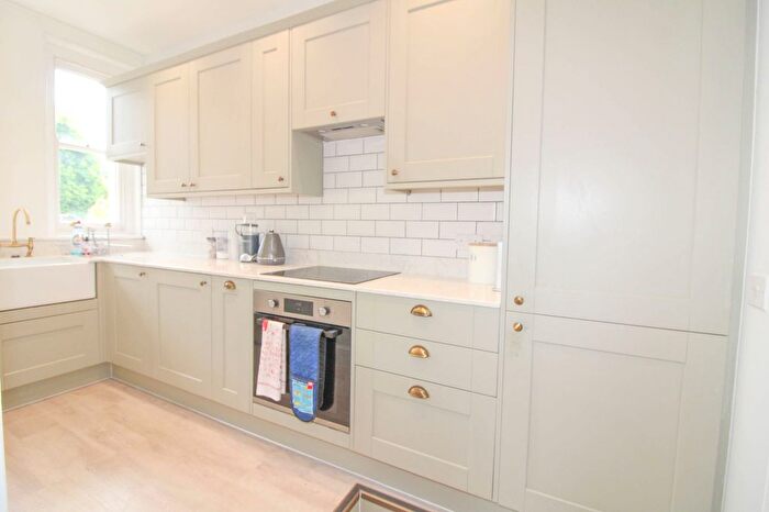 2 Bedroom Flat To Rent In Rusthall Road, Tunbridge Wells, TN4