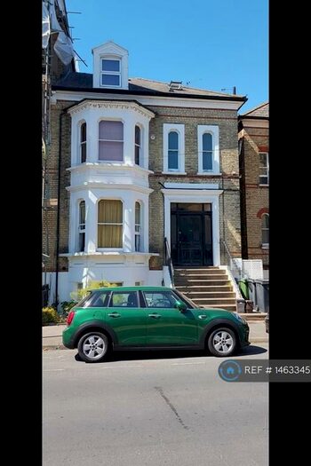 1 Bedroom Flat To Rent In North Road, Surbiton, KT6
