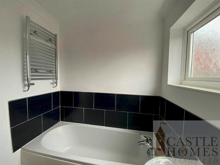 2 Bedroom End Of Terrace House To Rent In Gorleston Road, Oulton, Lowestoft, NR32