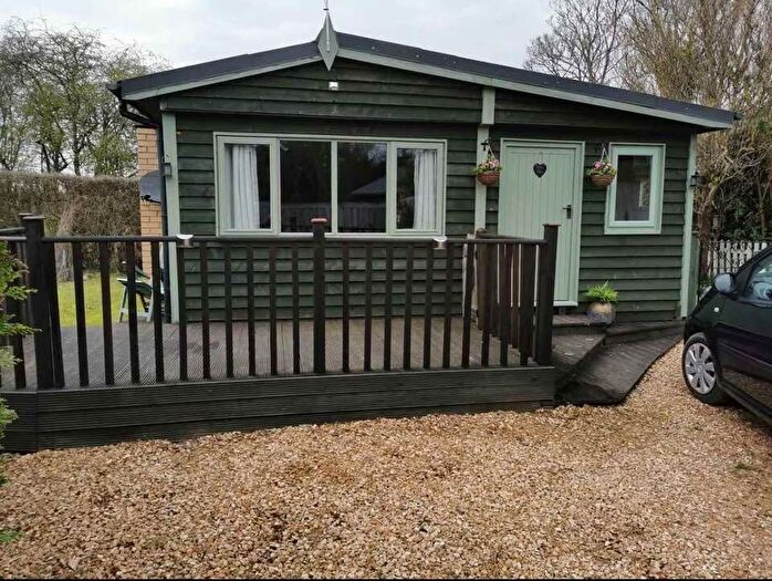 2 Bedroom Lodge For Sale In Rhos Holiday Home Park Crossgates, Llandrindod Wells, LD1