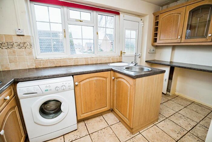3 Bedroom Bungalow For Sale In Maple Close, Gresford, Wrexham, LL12