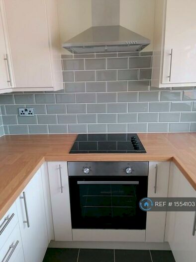 2 Bedroom Flat To Rent In Brownswall Road, Sedgley, DY3